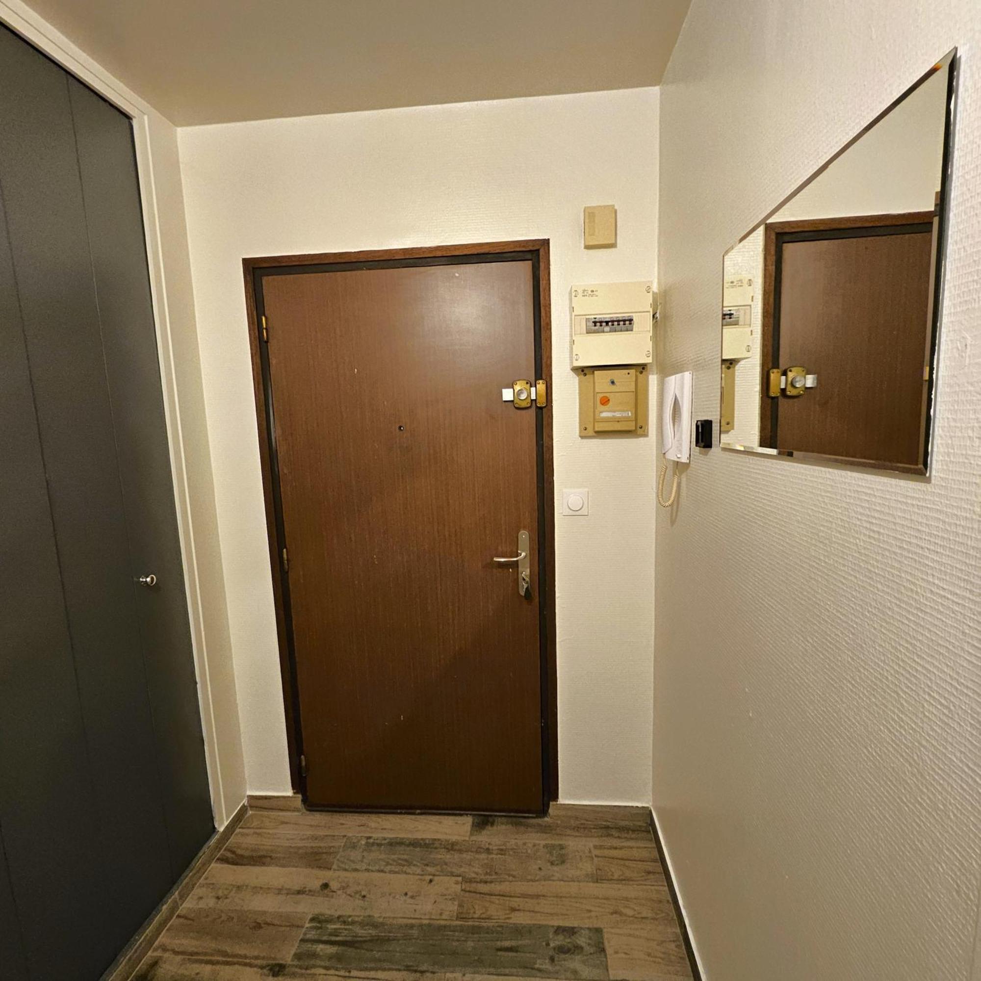 Studio Cosy Confort Moderne Vaulx-en-Velin Exterior foto